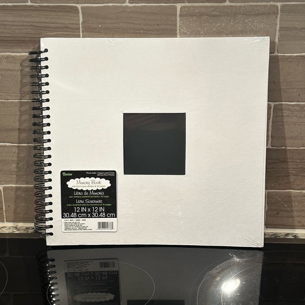 New Darice White Photo Scrapbook Memory Book w/Front Cover Window 12” x 12”